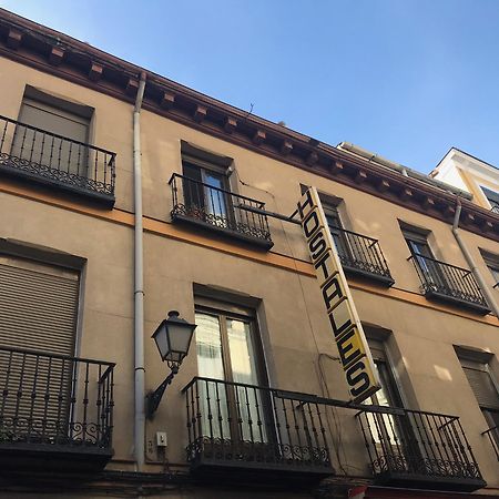 מדריד Hostal Los Perales מראה חיצוני תמונה Headquarters of the party in Madrid