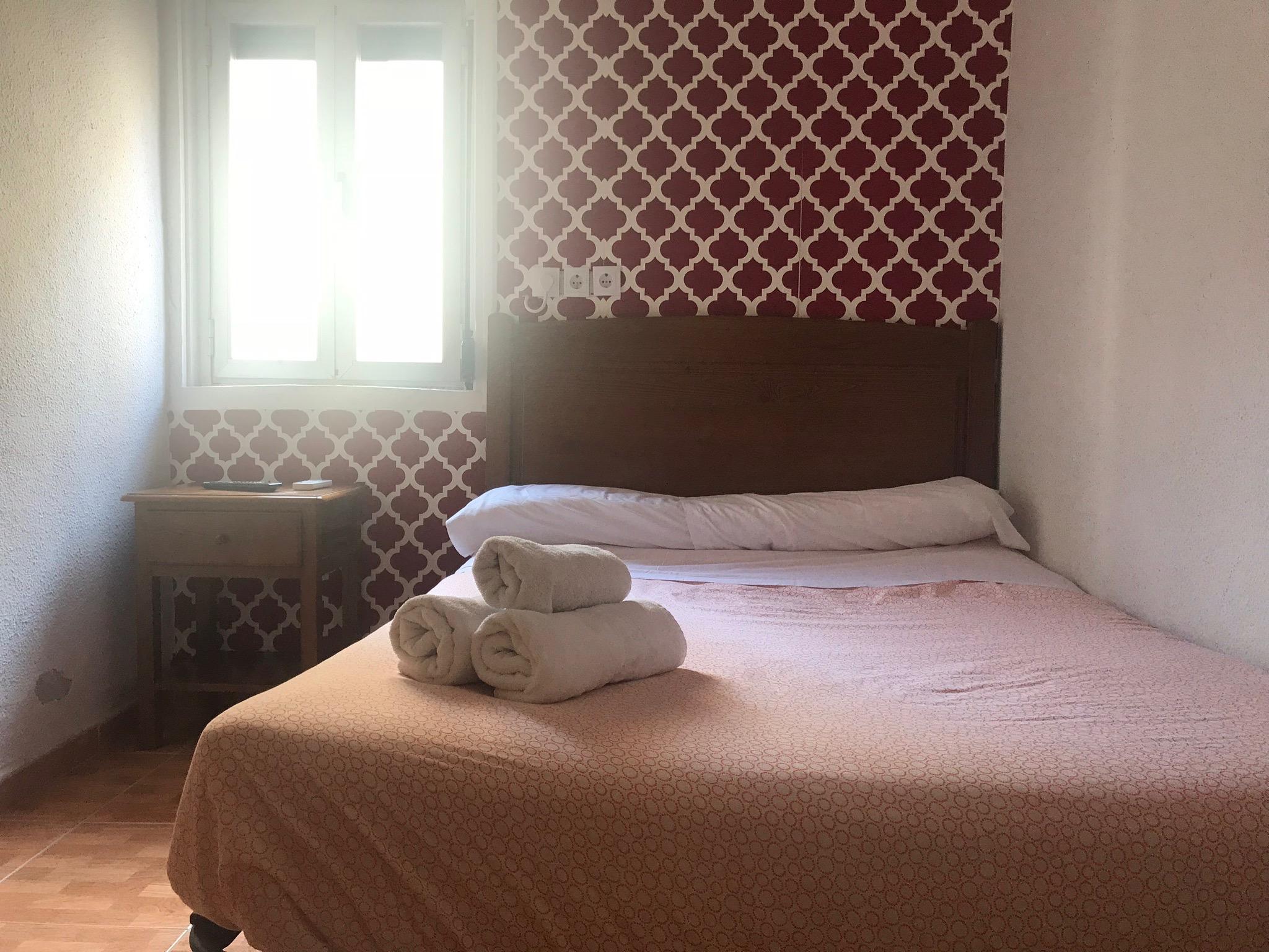 מדריד Hostal Los Perales מראה חיצוני תמונה A guest room at the hotel