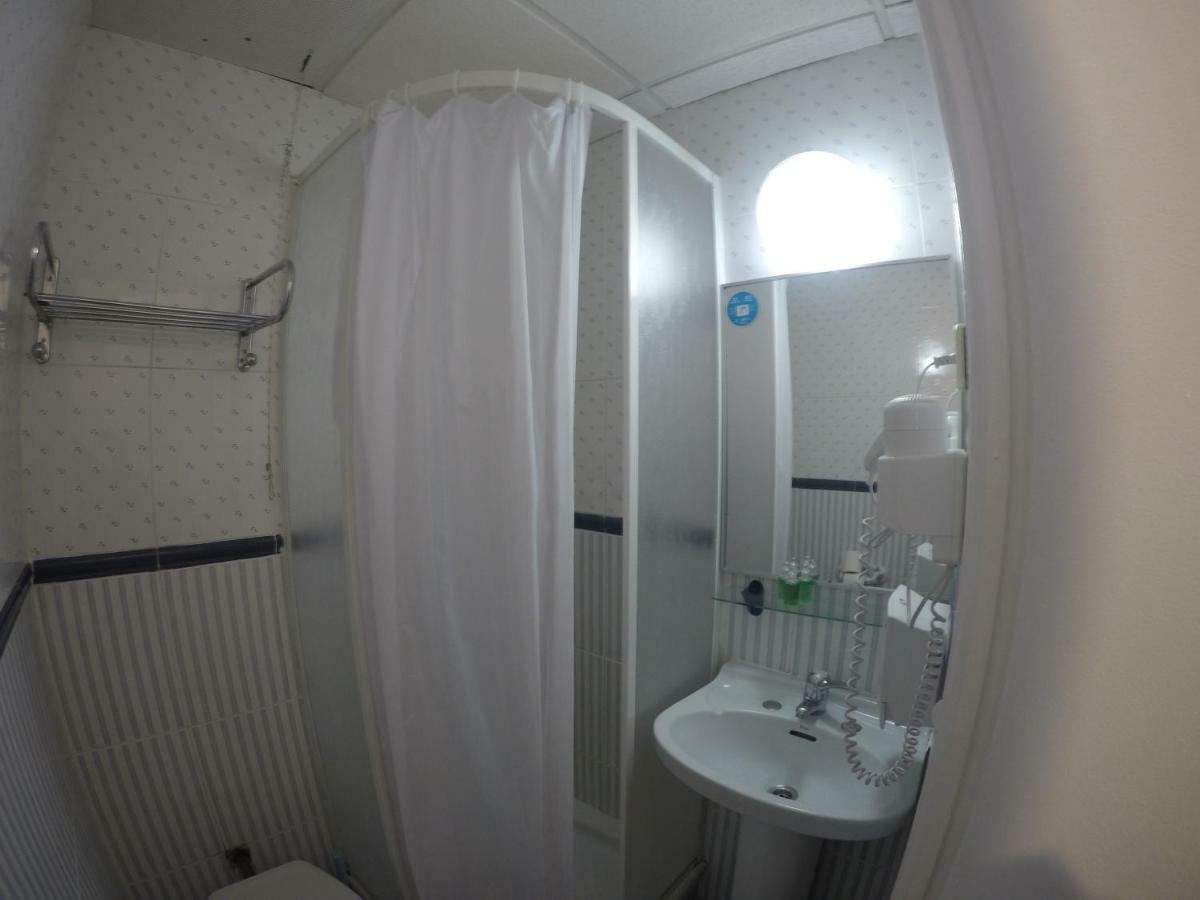מדריד Hostal Los Perales מראה חיצוני תמונה
